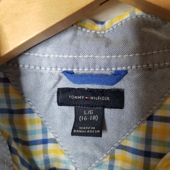 Tommy Hilfiger Boys Button Down Shirt - Picture 5 of 6